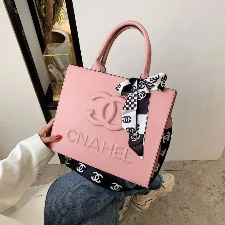Small fragrant style tote bag for women 2023 new large-capacity high-end crossbody women's bag fashionable commuter handbag