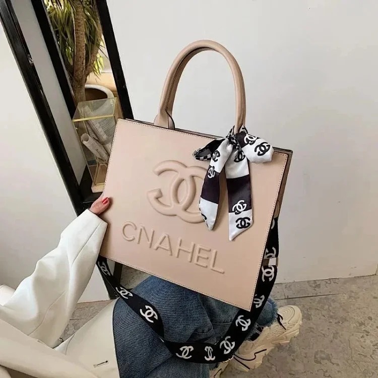 Small fragrant style tote bag for women 2023 new large-capacity high-end crossbody women's bag fashionable commuter handbag