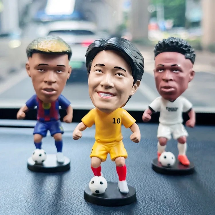 Football car-mounted Ronaldo star car ornaments doll Yamal Son Heung-min Haaland bobblehead doll