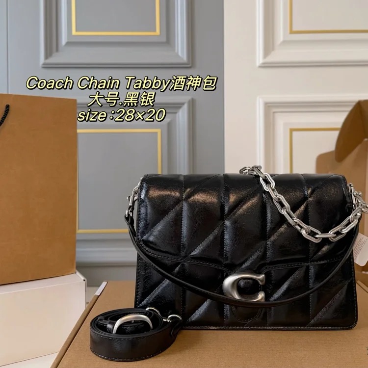 Gucci The Chain Tabby Dionysus bag is simple and high-end, with both temperament and elegance. One bag with three backs and three shoulder straps. Unlock N styles. It is extremely practical