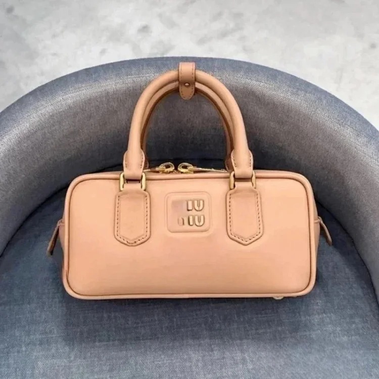 YH-005 classic versatile fashion handbag image 5