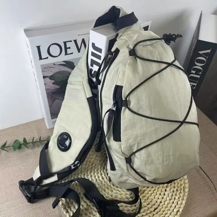 AGT1 fashionable mountaineering bag image 3