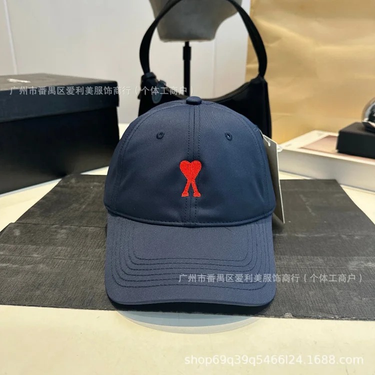Cute love baseball cap for women with big head circumference, wide brim, face-showing small sunhat, spring and autumn cute solid color embroidered peaked cap