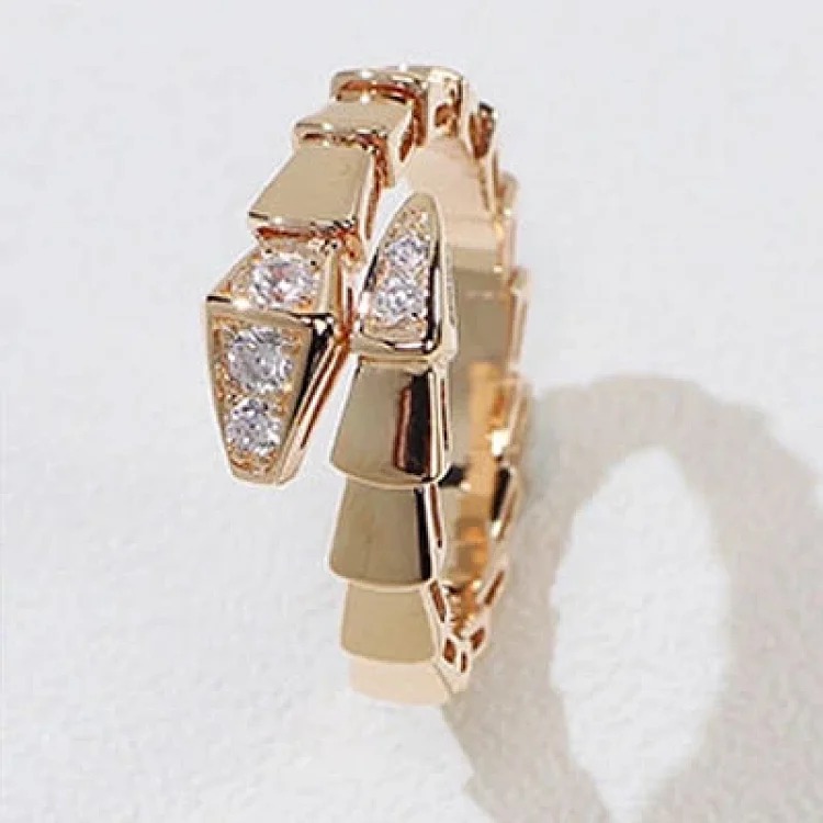 Full diamond snake ring open ring white shell snake bone diamond spirit snake ring female V gold high niche high-end sense image 4