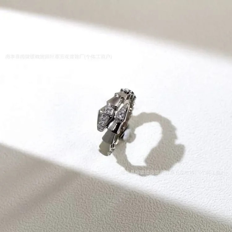 Full diamond snake ring open ring white shell snake bone diamond spirit snake ring female V gold high niche high-end sense image 5