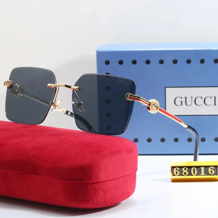 Fashionable sunglasses 044