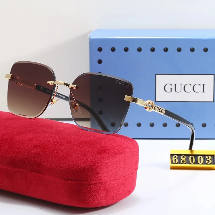 Fashionable sunglasses 044