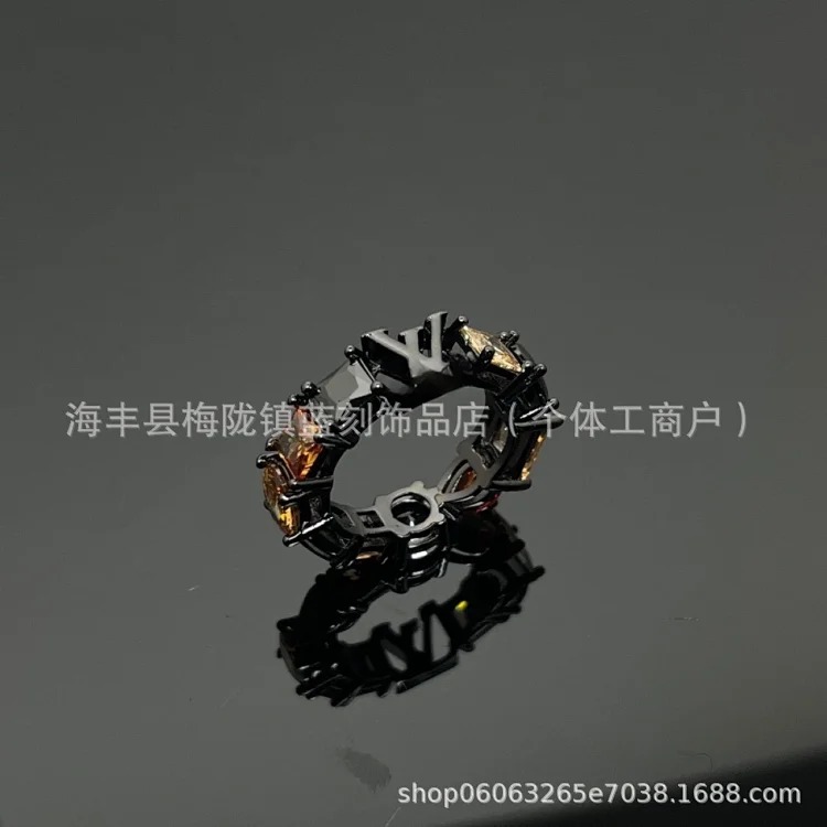 Jewelry black ring rhinestone internet celebrity ring mother-of-pearl four-leaf clover ring titanium steel ring