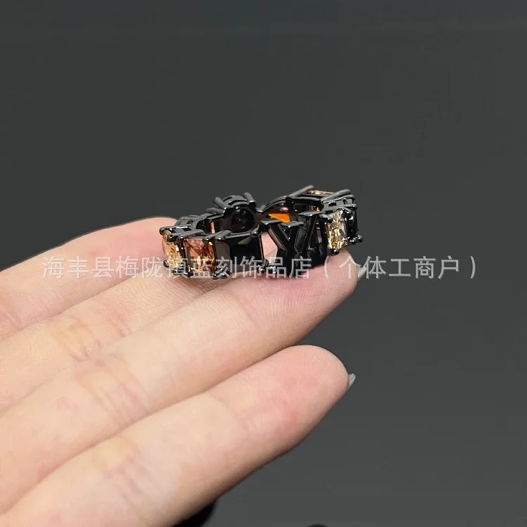 Jewelry black ring rhinestone internet celebrity ring mother-of-pearl four-leaf clover ring titanium steel ring