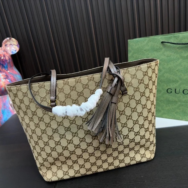 G fashion bag
