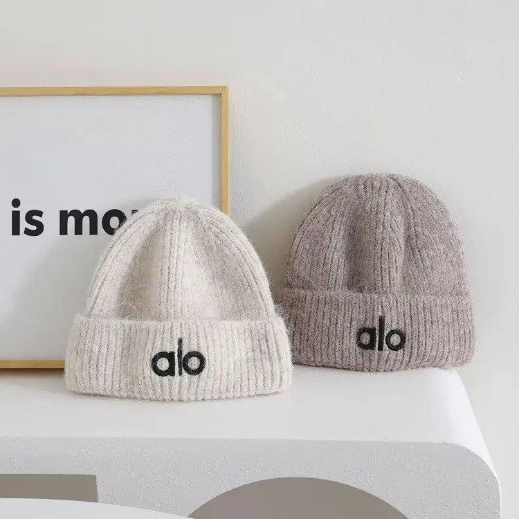 Autumn and winter European and American trend alo letter embroidered knitted hat for women new warm and thickened hat classic small face