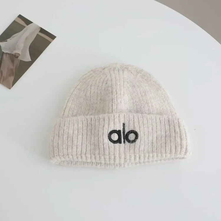 Autumn and winter European and American trend alo letter embroidered knitted hat for women new warm and thickened hat classic small face