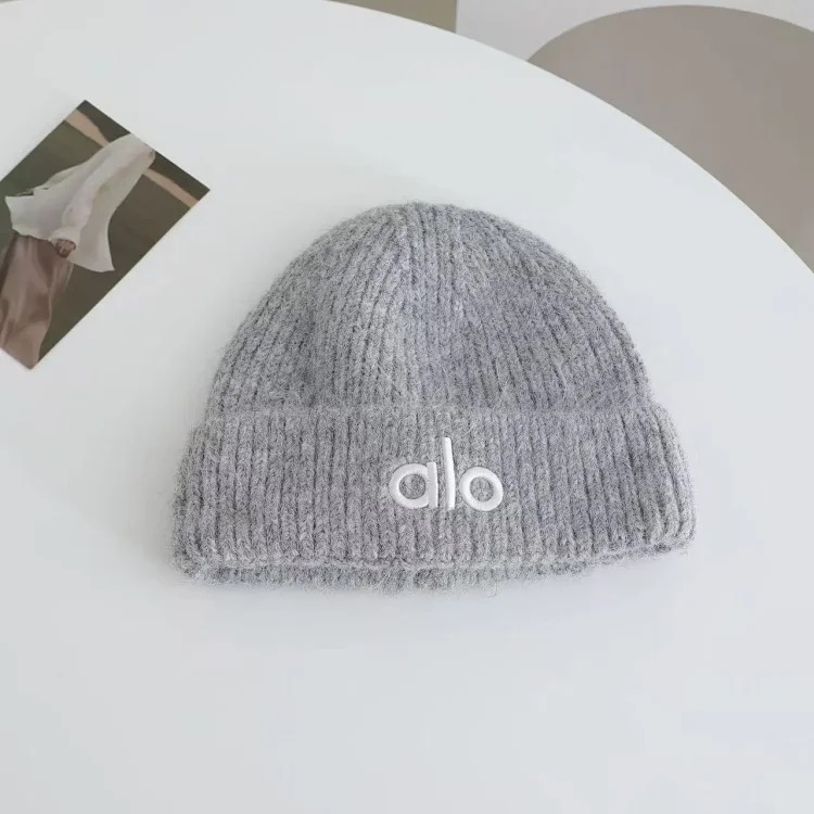 Autumn and winter European and American trend alo letter embroidered knitted hat for women new warm and thickened hat classic small face