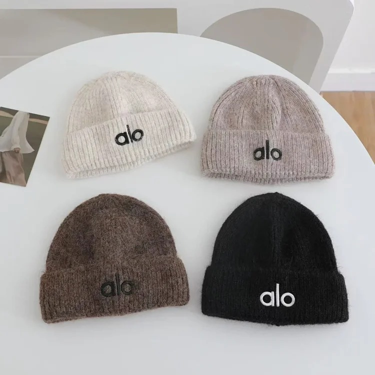 Autumn and winter European and American trend alo letter embroidered knitted hat for women new warm and thickened hat classic small face