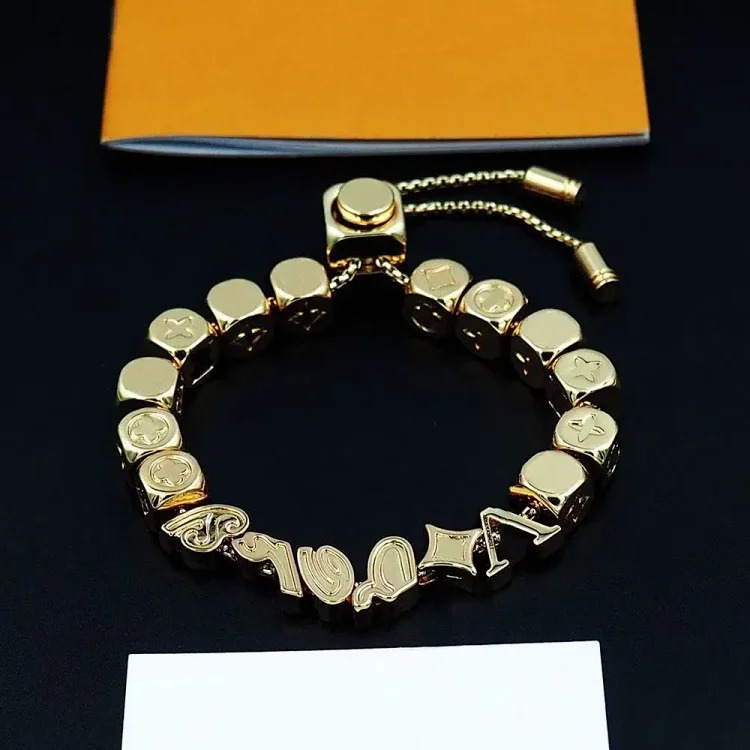 Cross-border e-commerce hot product retro classic geometric three-dimensional square exquisite high-end jewelry simple bracelet