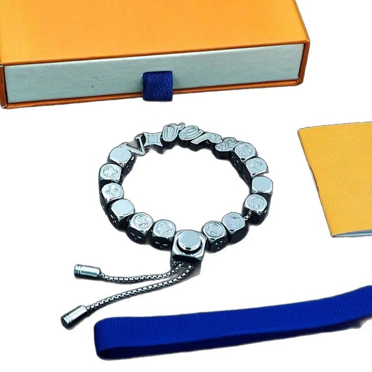 Cross-border e-commerce hot product retro classic geometric three-dimensional square exquisite high-end jewelry simple bracelet