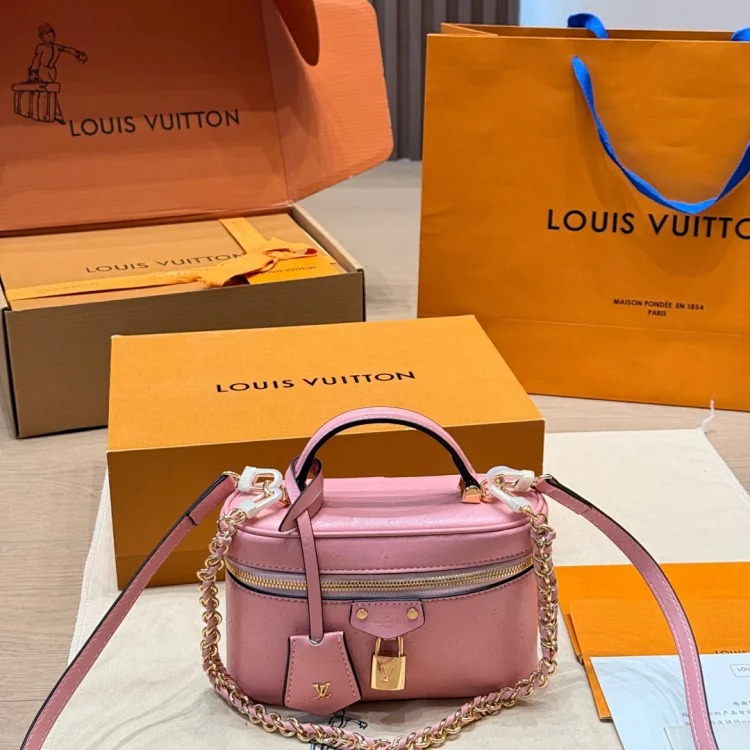 Louis Vuitton Flight Mode handbag Vanity chain handbag pink Metis horizontal messenger bag speedy pillow bag All In BB handbag Coussin pm new chain bag new saddle bag new Kai backpack parach image 3