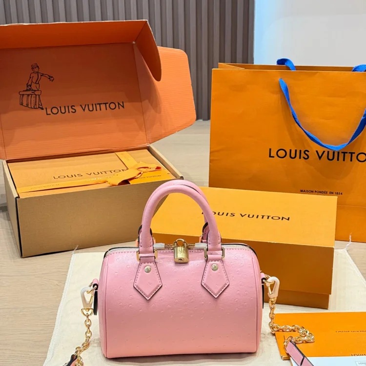 Louis Vuitton Flight Mode handbag Vanity chain handbag pink Metis horizontal messenger bag speedy pillow bag All In BB handbag Coussin pm new chain bag new saddle bag new Kai backpack parach image 5