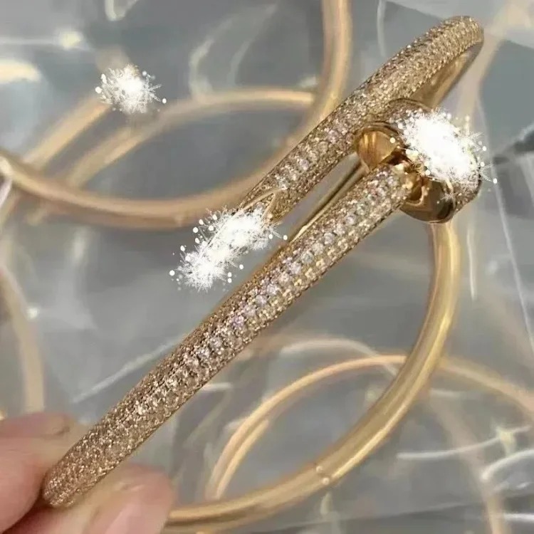 Fashion trend bracelet