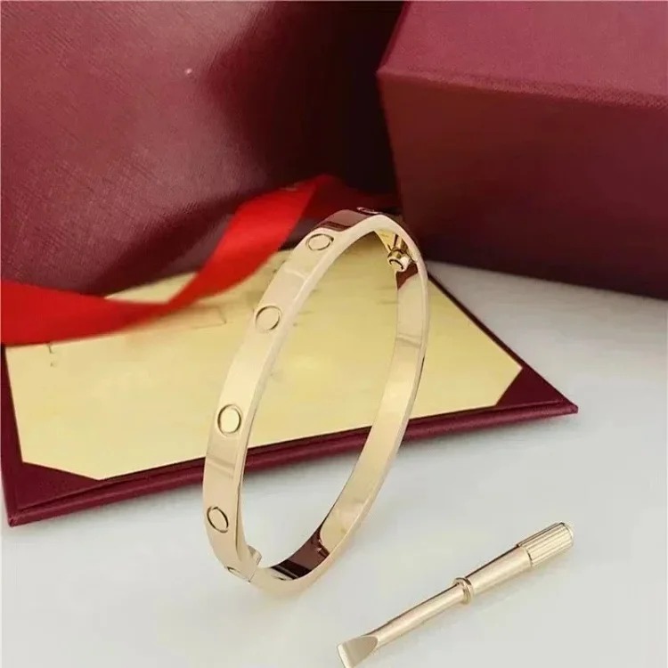 Fashion trend bracelet