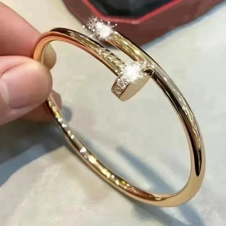Fashion trend bracelet