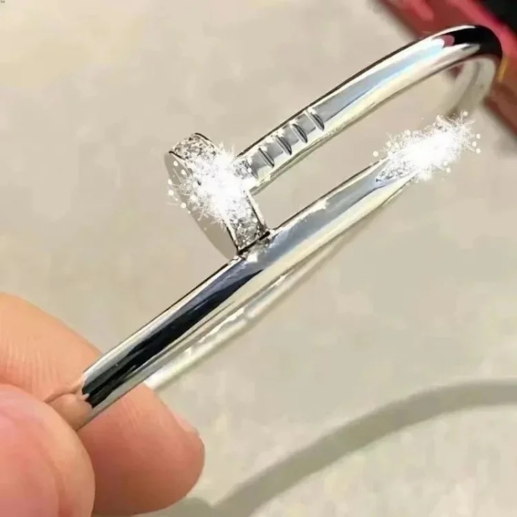 Fashion trend bracelet