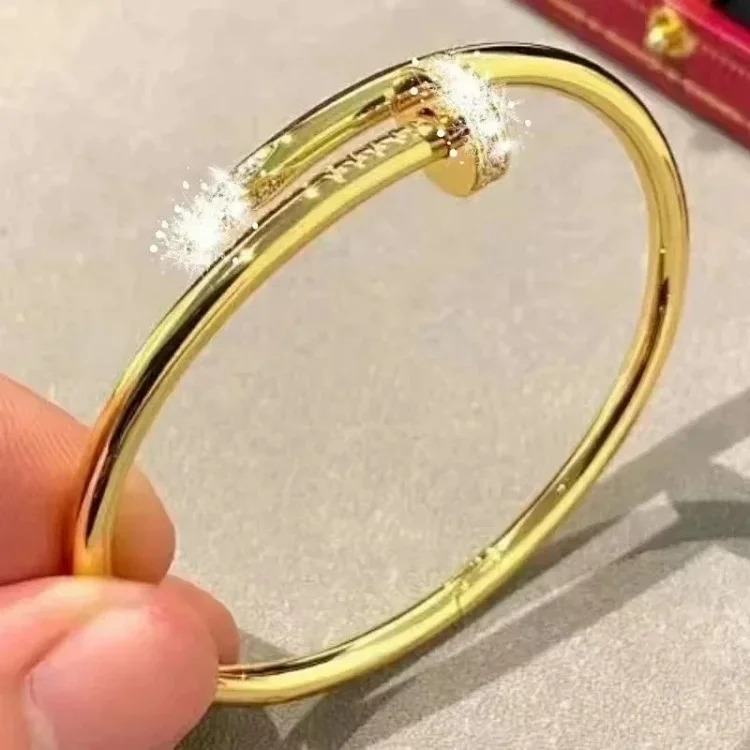 Fashion trend bracelet
