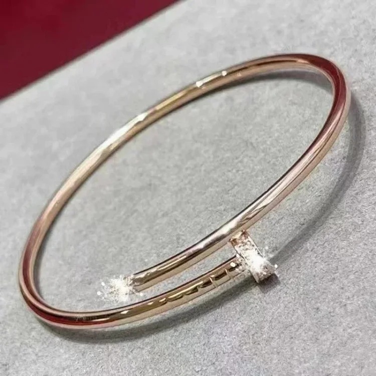 Fashion trend bracelet