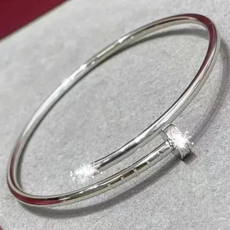 Fashion trend bracelet