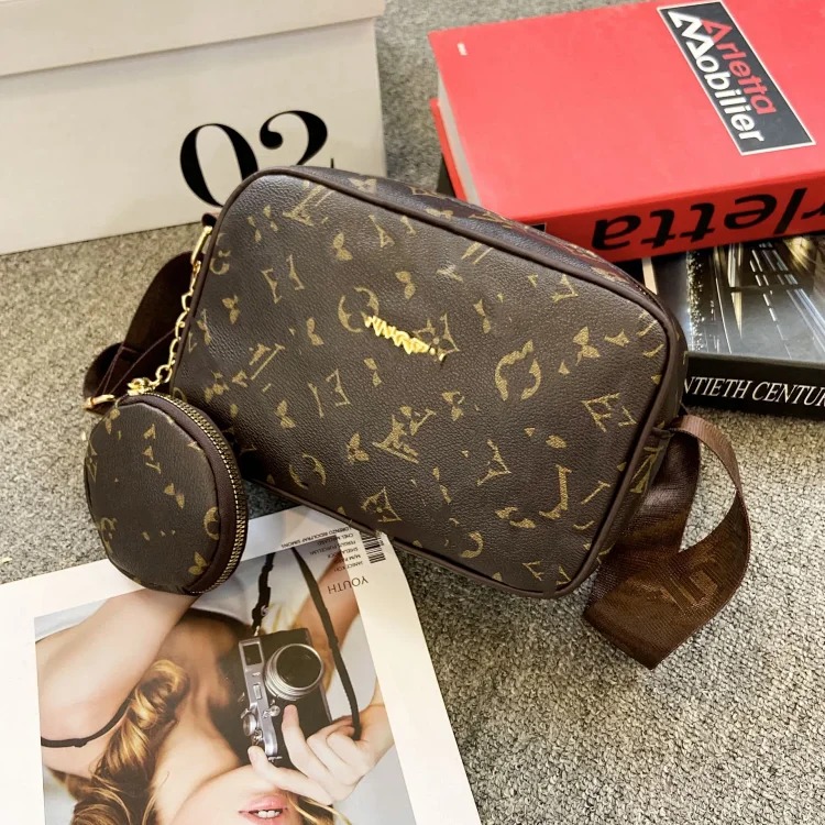 Trendy brand retro print men's crossbody bag, fashionable, casual and portable single shoulder small square bag, same style mobile phone bag for men and women image 5