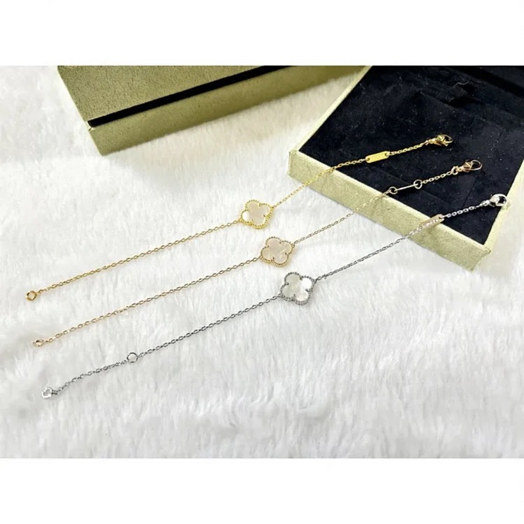 Four-leaf clover bracelet for women, V gold, high version, single flower, natural mother-of-pearl, plated with 18k gold, high-end bracelets for straight hair stacking image 2