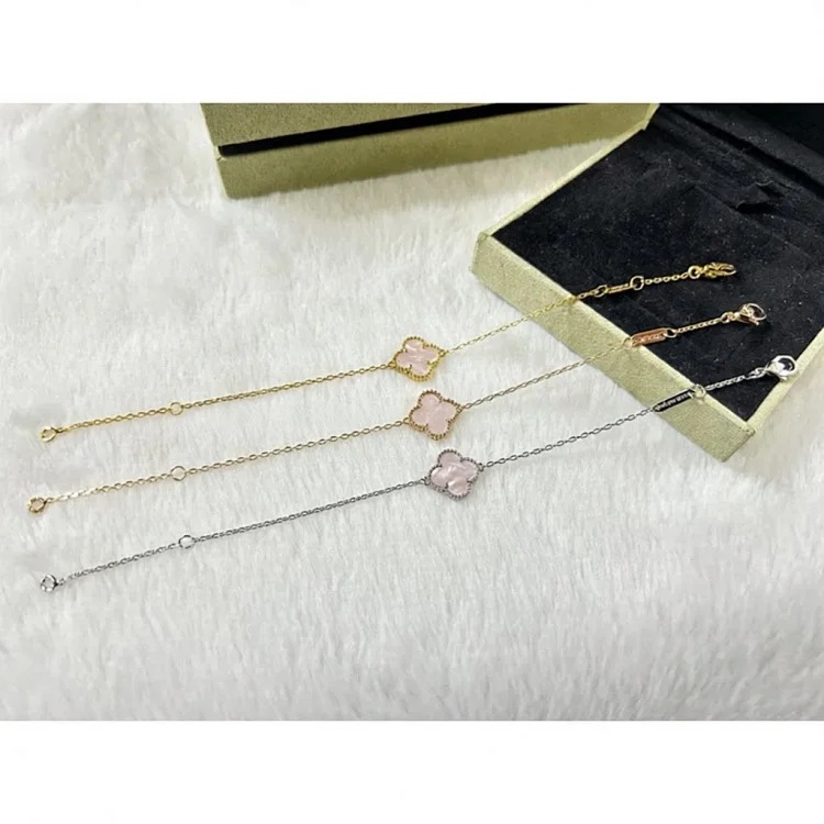Four-leaf clover bracelet for women, V gold, high version, single flower, natural mother-of-pearl, plated with 18k gold, high-end bracelets for straight hair stacking image 3