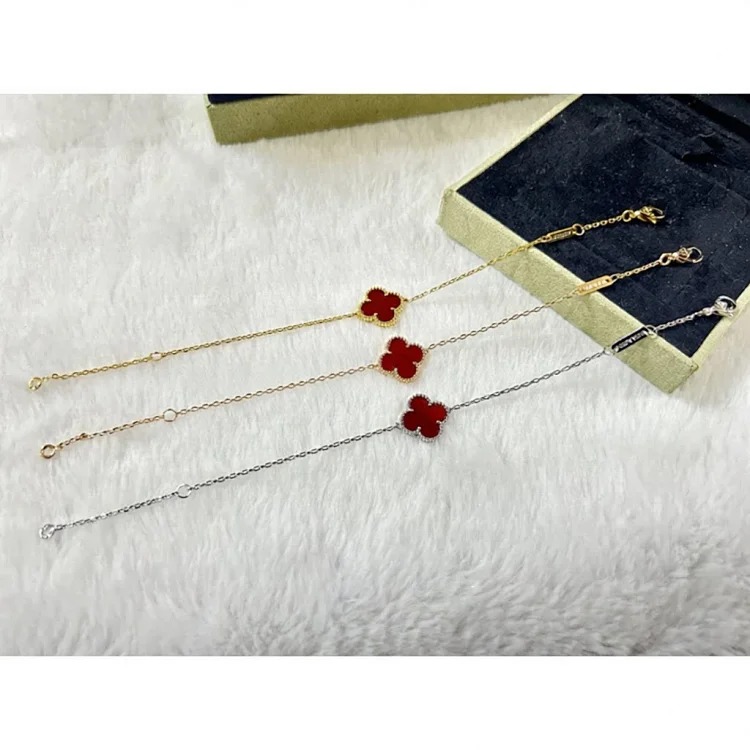 Four-leaf clover bracelet for women, V gold, high version, single flower, natural mother-of-pearl, plated with 18k gold, high-end bracelets for straight hair stacking image 6