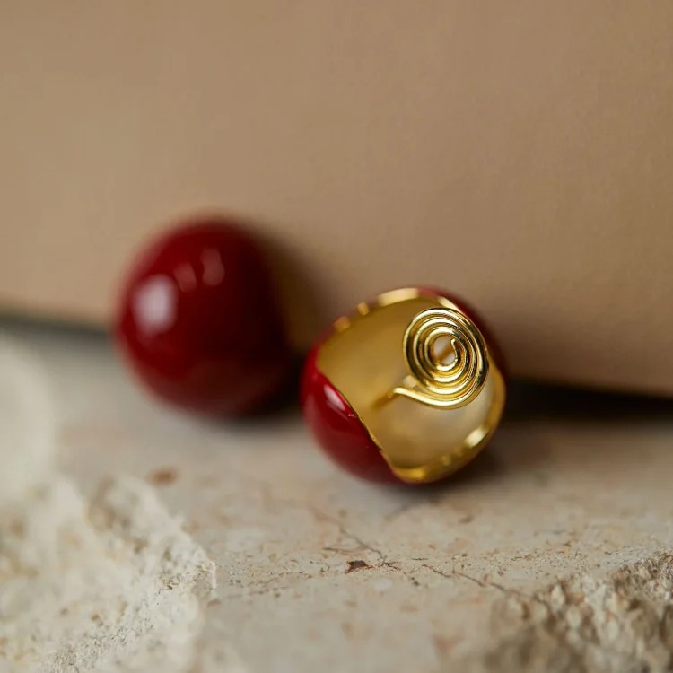 Burgundy Red Retro Hong Kong Style Wine Red Autumn and Winter Earrings Feminine Elegant and Versatile Atmosphere Earrings Studs and Ear Clips