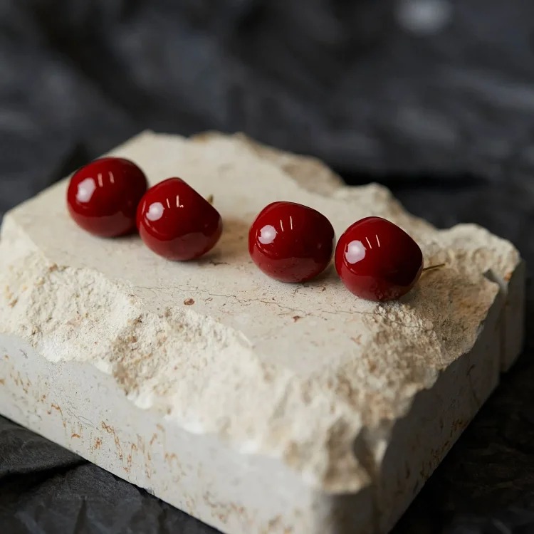 Burgundy Red Retro Hong Kong Style Wine Red Autumn and Winter Earrings Feminine Elegant and Versatile Atmosphere Earrings Studs and Ear Clips