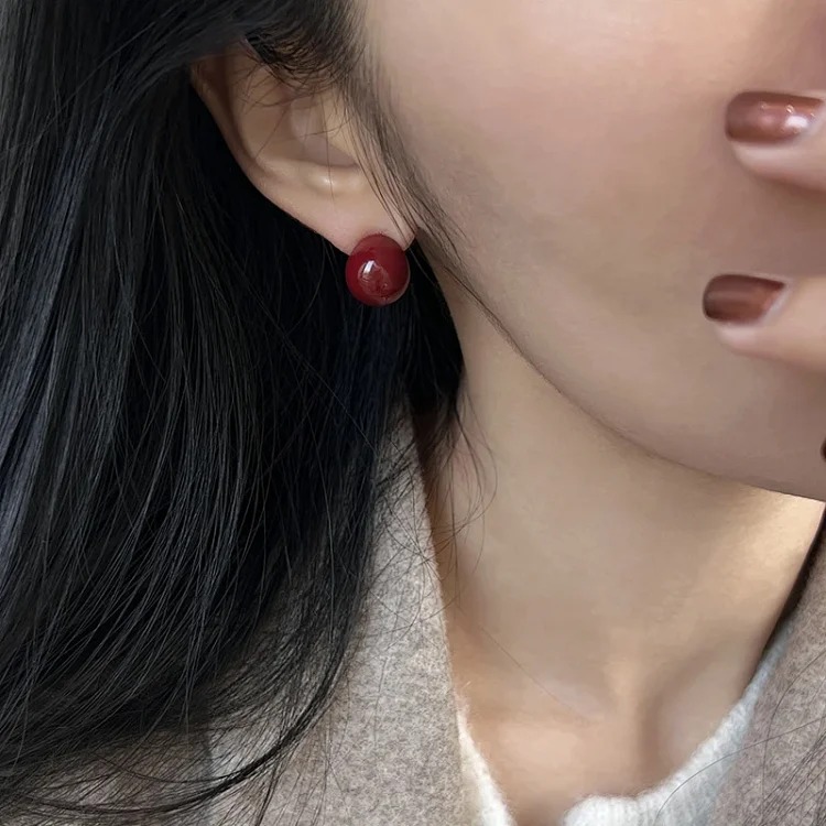 Burgundy Red Retro Hong Kong Style Wine Red Autumn and Winter Earrings Feminine Elegant and Versatile Atmosphere Earrings Studs and Ear Clips