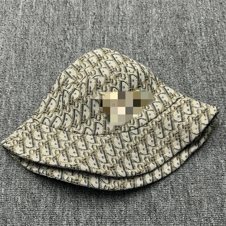 Louis Vuitton D family new summer basin hat foreign trade fashion simple embroidery D letter presbyopic double-sided short brim fisherman hat image 4