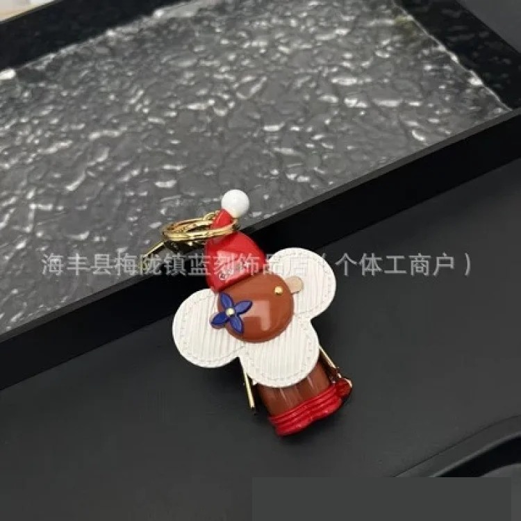 Louis Vuitton Foreign trade hot-selling series of fashionable metal bag pendants, presbyopic key pendants, car key chains, key chains