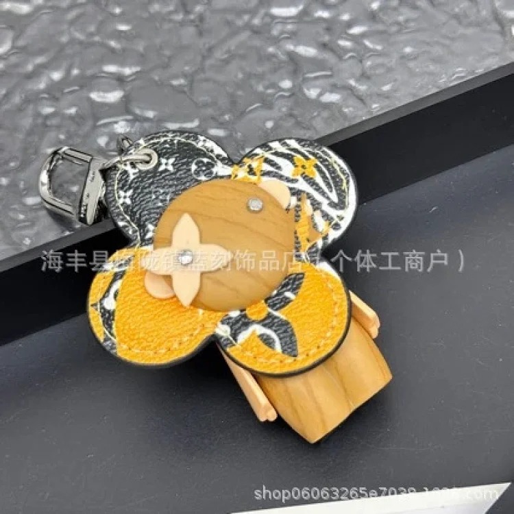 Louis Vuitton Foreign trade hot-selling series of fashionable metal bag pendants, presbyopic key pendants, car key chains, key chains