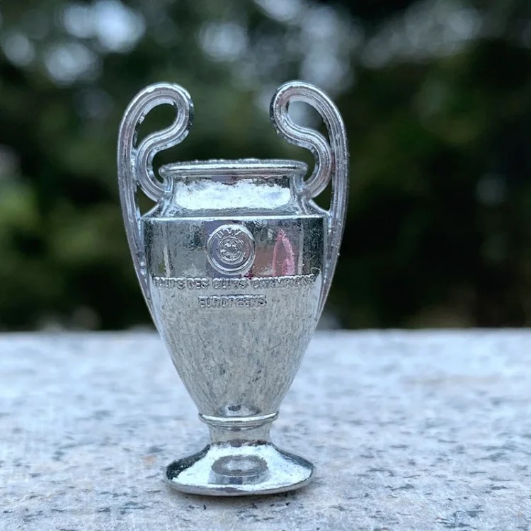World Premier League Champions League trophy basketball metal trophy keychain pendant football fan commemorative ornament image 3