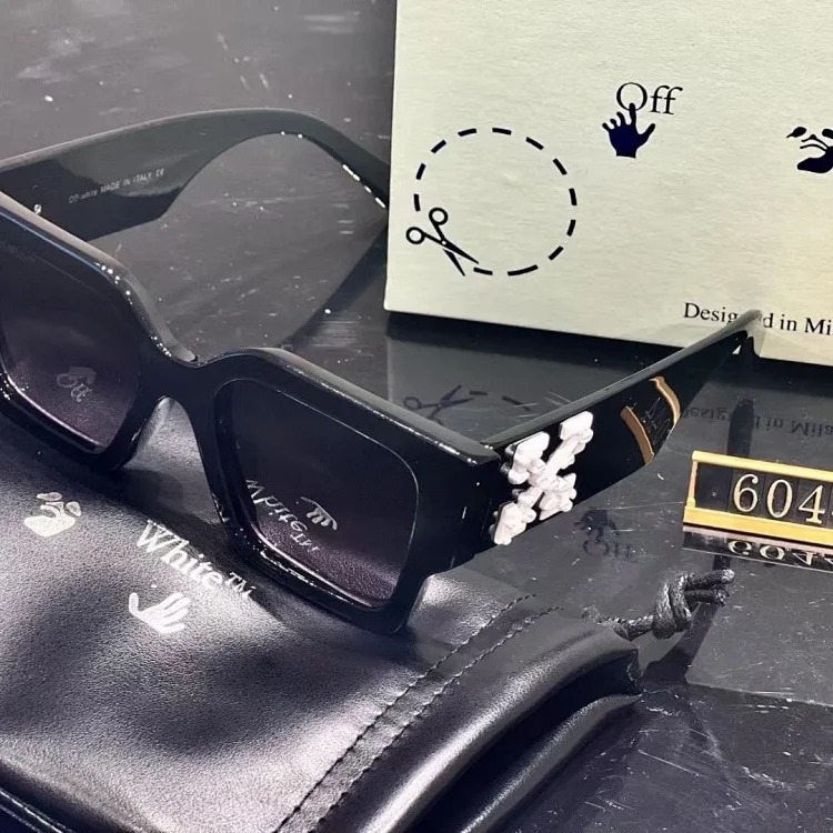 Thick leg square frame glasses image 4
