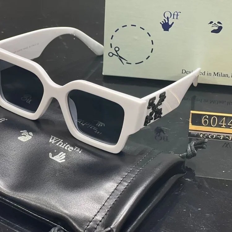 Thick leg square frame glasses image 5