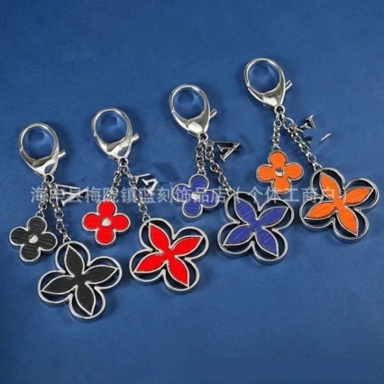 New creative metal flower keychain fashion tassel bag key chain pendant
