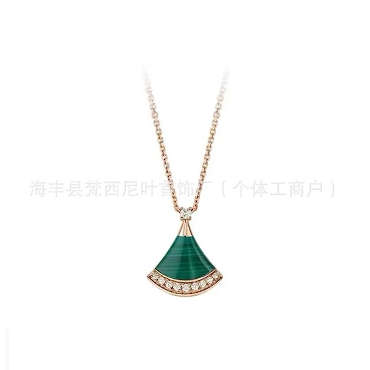 High Baojia fan-shaped necklace natural mother-of-pearl small skirt necklace 925 silver plated 18K clavicle chain wholesale manufacturer image 6