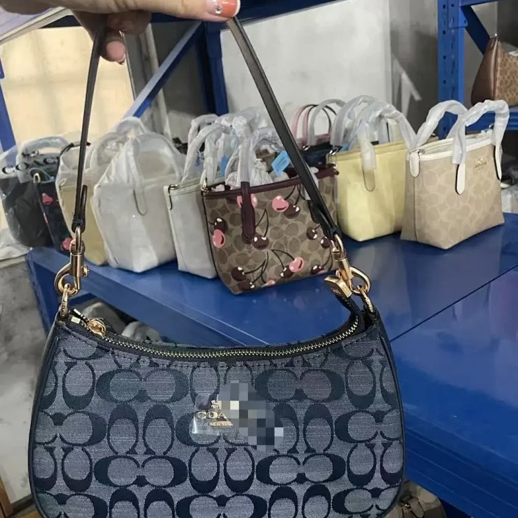 Louis Vuitton New teri armpit bag, one-shoulder diagonal cross-handle chain, classic presbyopia commuting all-match mahjong bag image 6