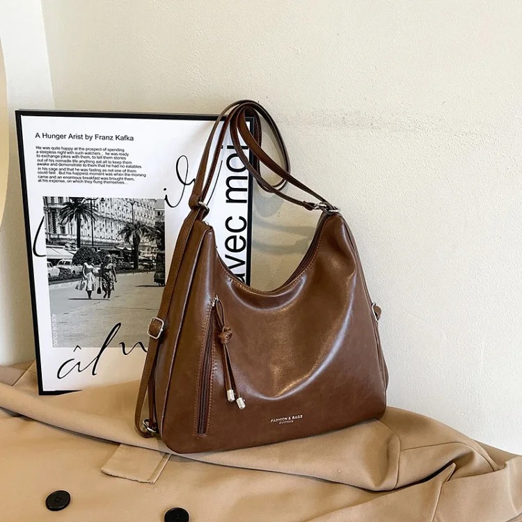 Fashion shoulder bag large capacity Korean style retro portable crossbody bag versatile student casual backpack women's tote bag