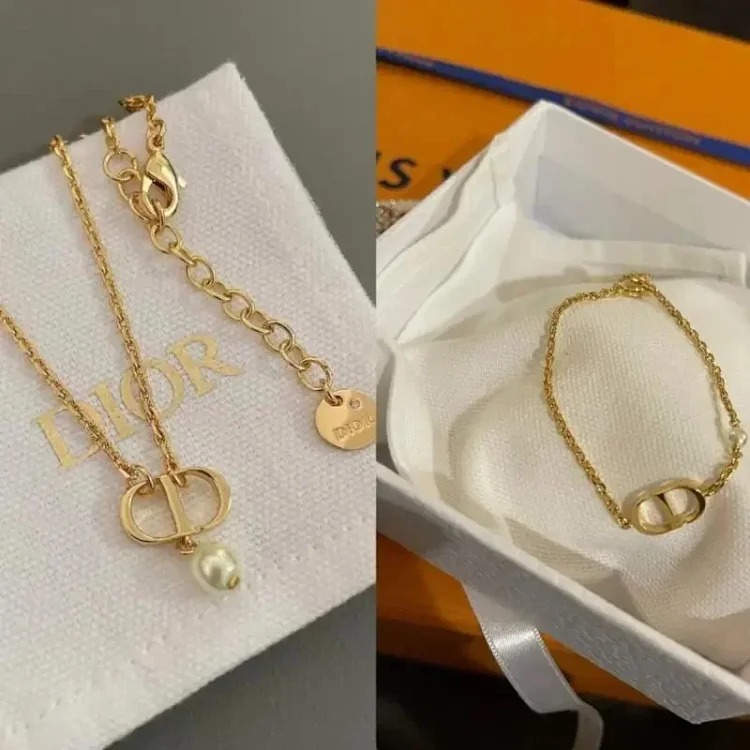 Classic golden pearl necklace bracelet Internet celebrity retro high-end fashion simple versatile clavicle chain