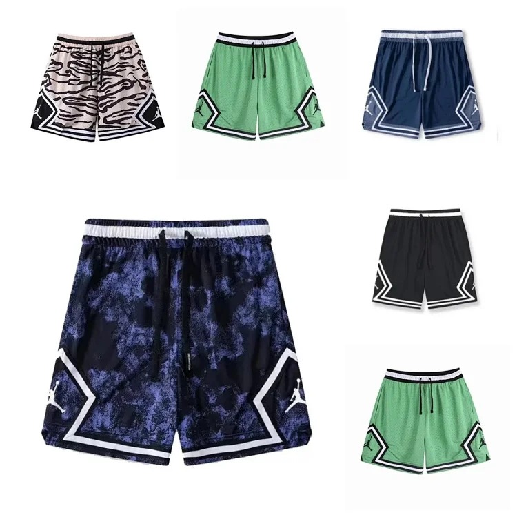 Fashionable and versatile sports shorts