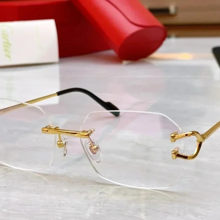 Chat fashionable and versatile anti-UV sunglasses
