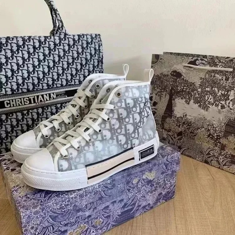 Dior Loafers are shipping normally image 2